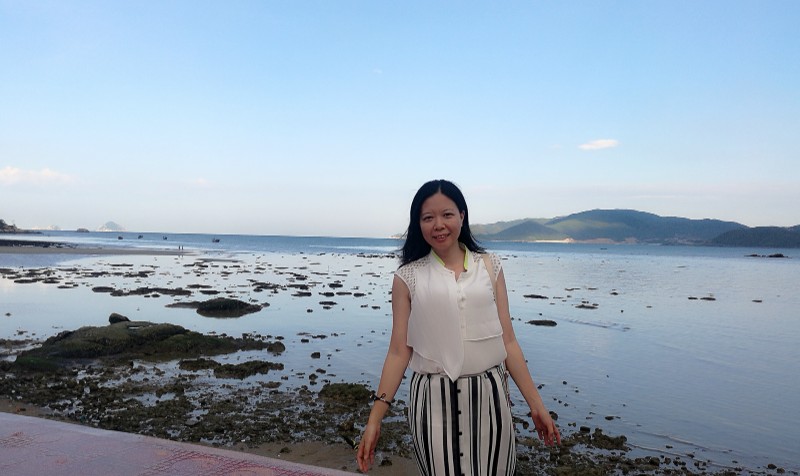 李嘉.jpg